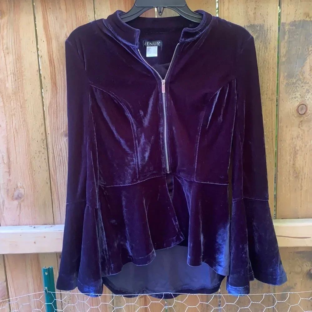 Venus velvet zip up top sz. XS